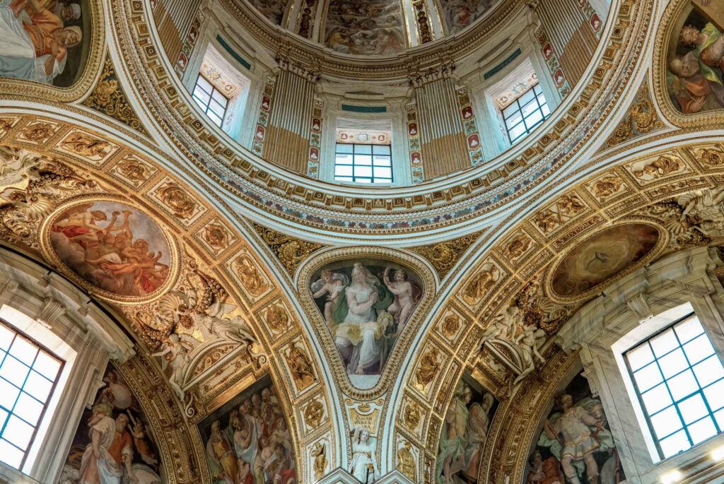 Vatikánská muzea a Sixtinská kaple